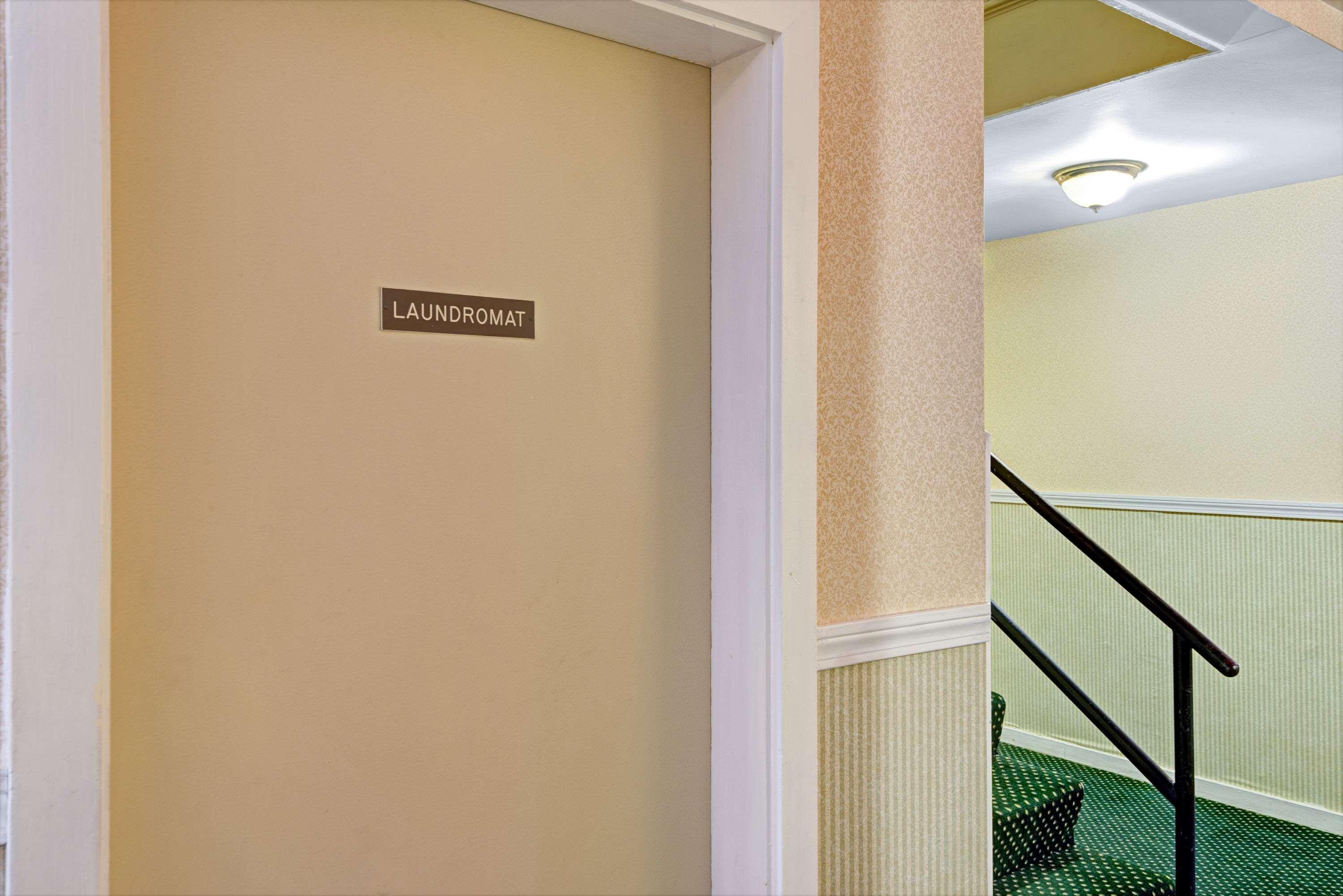 Days Inn By Wyndham Кіттері Екстер'єр фото